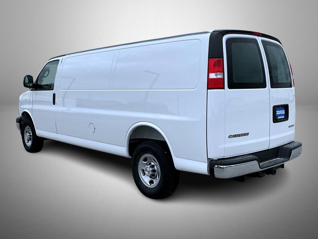 New 2026 Summit White Chevrolet 1WT image 7