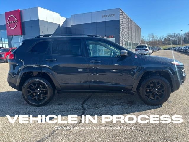 Used 2017 Jeep Cherokee Trailhawk with VIN 1C4PJMBS8HW615552 for sale in Rochester, Minnesota