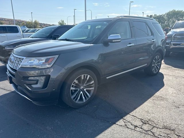 Used 2017 Magnetic Metallic Ford Platinum image 4