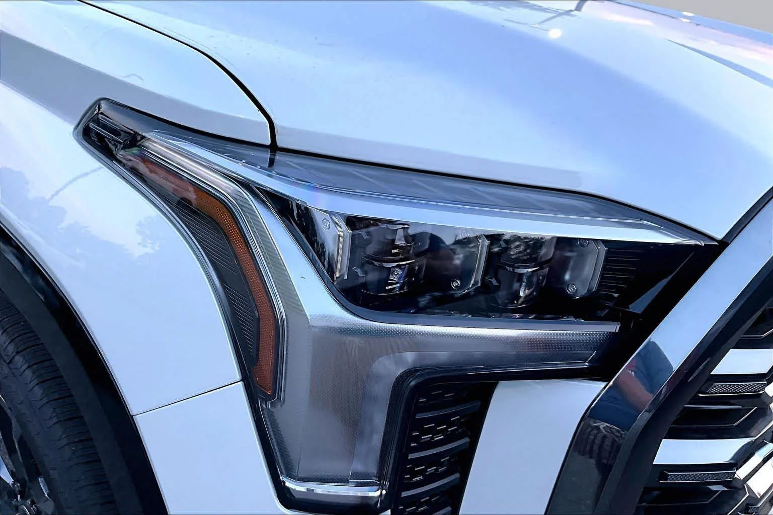 New 2026 Wind Chill Pearl Toyota Platinum image 13