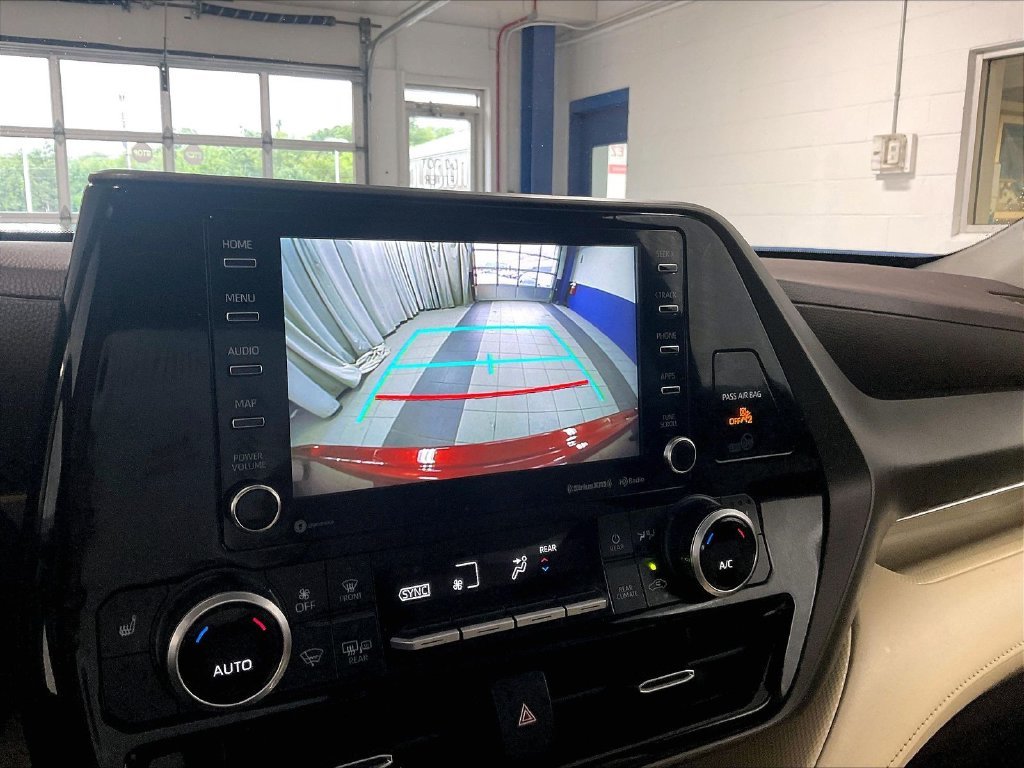 Used 2021 Pearl Toyota XLE image 19