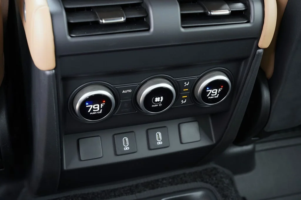 New 2026 Fuji White Land Rover X-Dynamic SE image 36