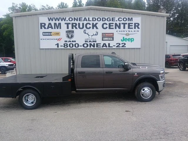 New 2026 Granite Crystal Metallic Clear-Coat Exterior Paint RAM Tradesman image 2