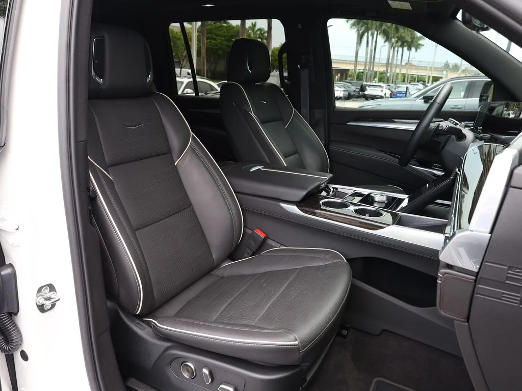 Used 2025 White Cadillac Premium image 26