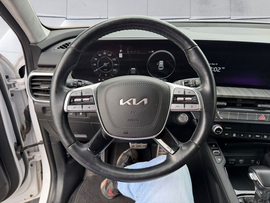 Used 2024 White Kia SX-Prestige image 9