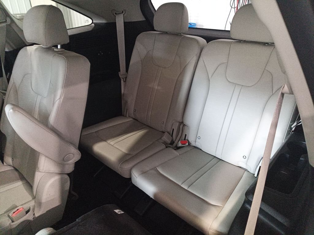 Used 2025 Black Kia SX image 27