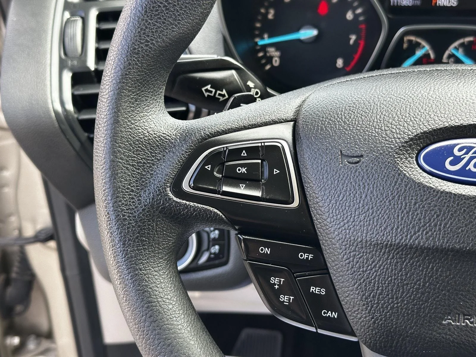 Used 2017 White Gold Ford SE image 12