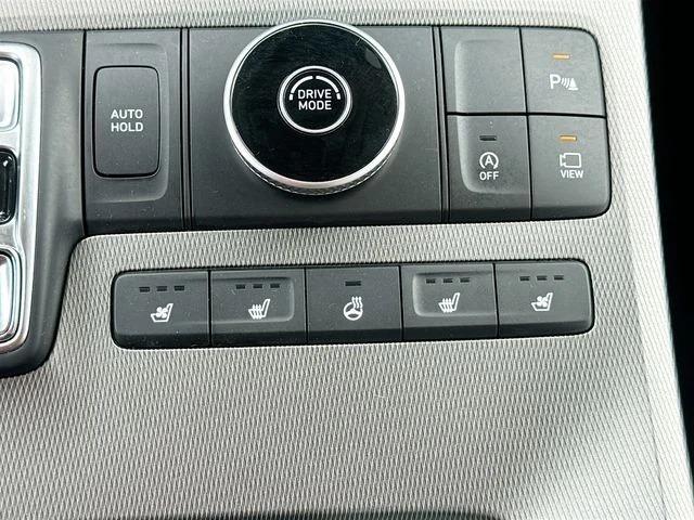 Used 2021 White Hyundai Limited image 21