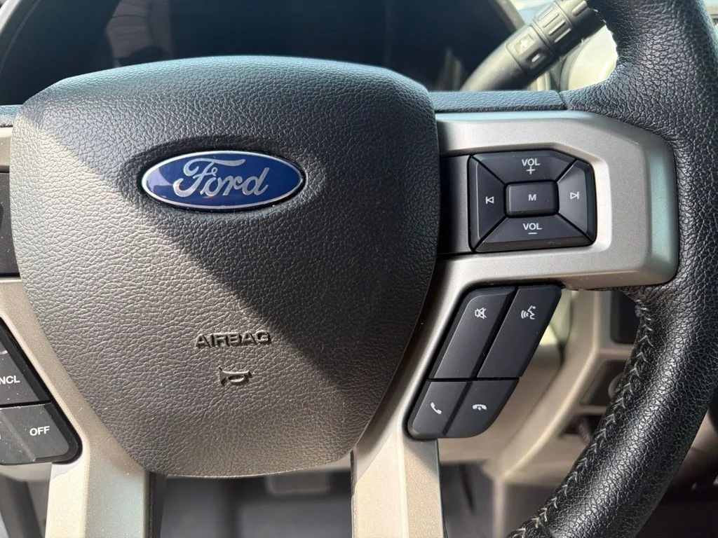 Used 2016 White Ford Lariat image 19