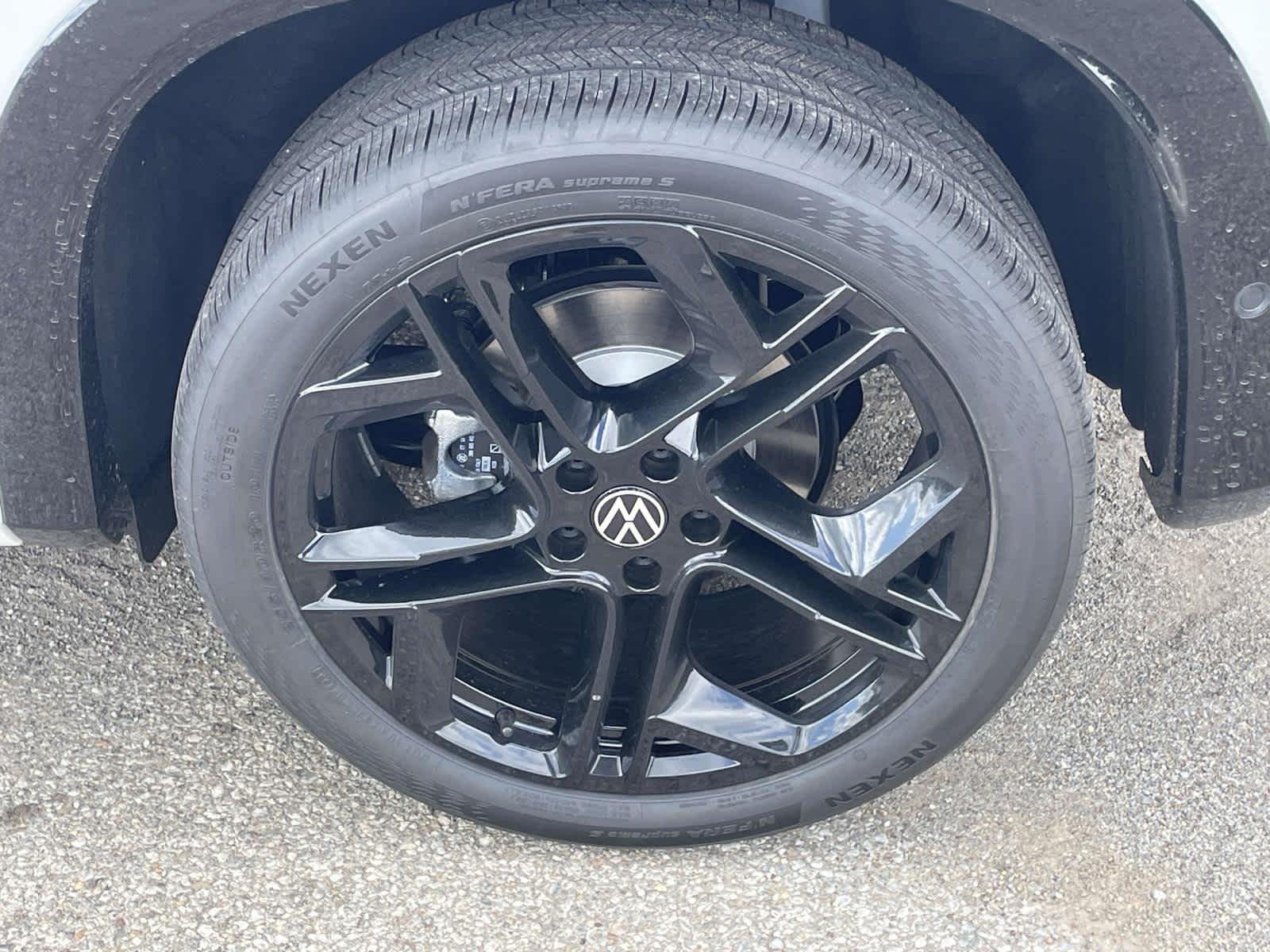 New 2026 0P0P/White Volkswagen SE R-Line Black image 15