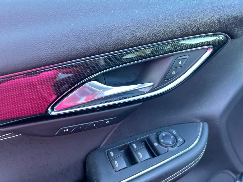 Used 2021 Blue Buick Essence image 24