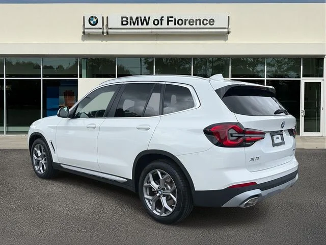 Used 2024 White BMW sDrive30i image 4