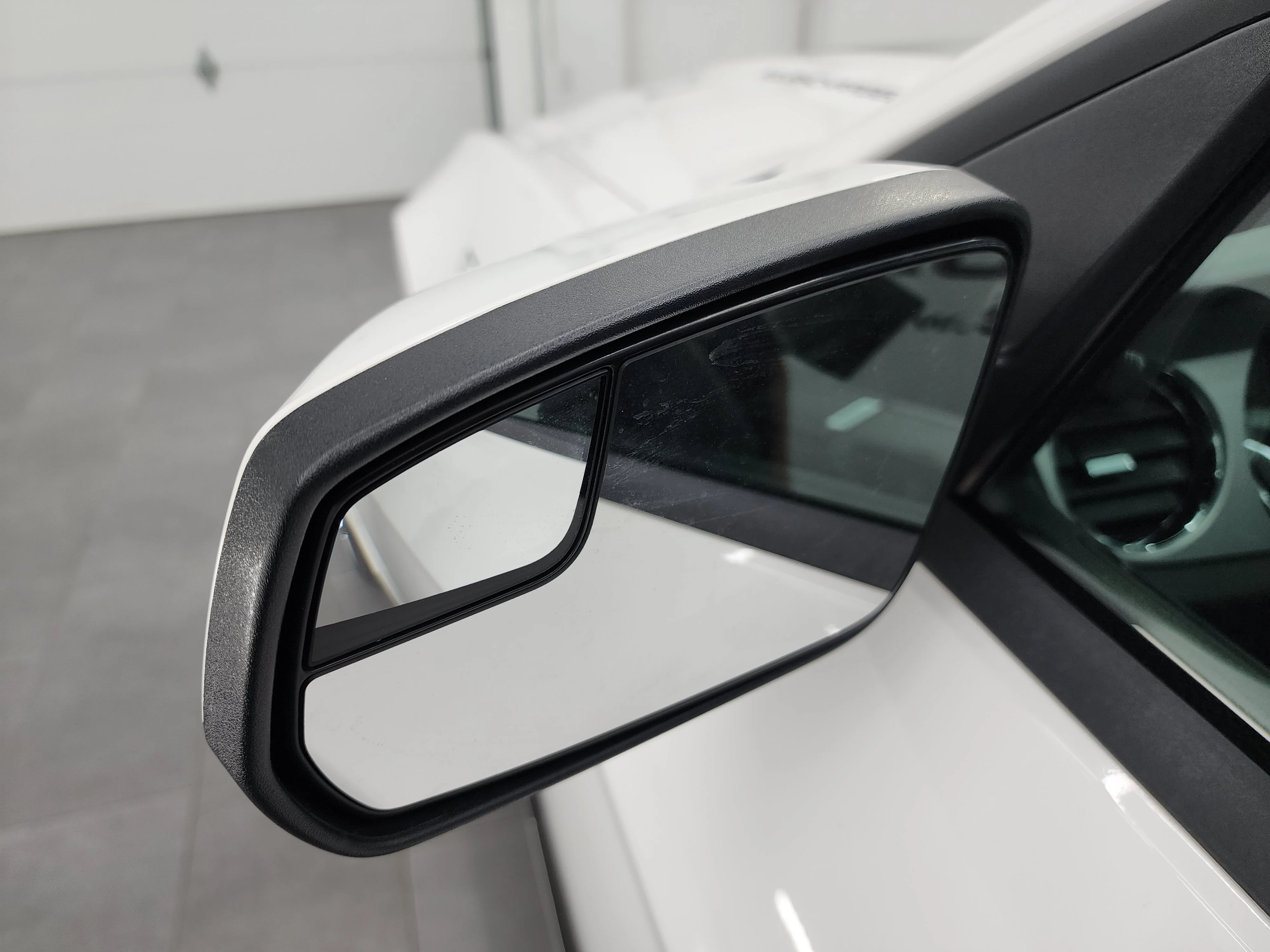 Used 2011 Performance White Ford GT Premium image 48