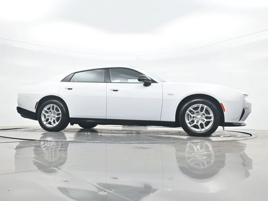 New 2026 White Knuckle Exterior Paint Dodge R/T image 37