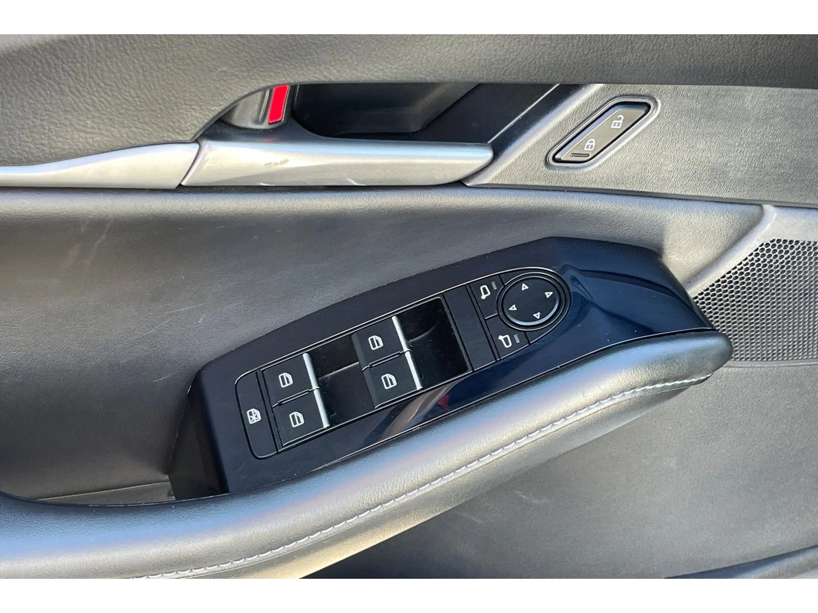 Used 2024 CERAMIC Mazda Select image 13