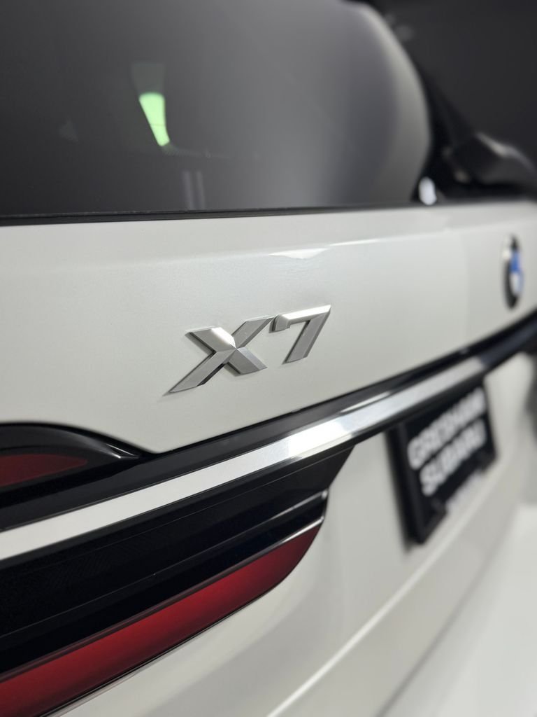 Used 2023 White Metallic BMW xDrive40i image 50