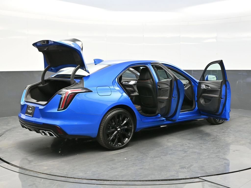 2025 Cadillac CT4 V-Series - Photo 39