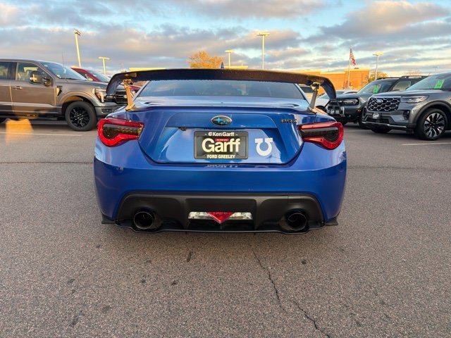 Used 2018 Blue Subaru Premium image 4