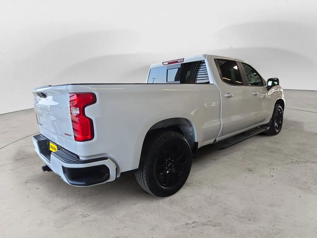 Used 2025 White Chevrolet RST image 5