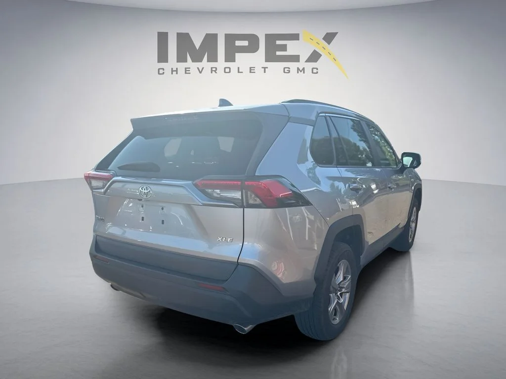 Used 2023 Silver Toyota XLE image 5