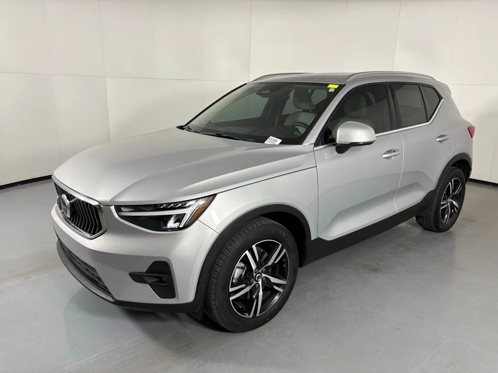 Used 2023 Silver Volvo Plus image 4