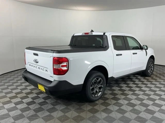 Used 2022 White Ford XLT image 5