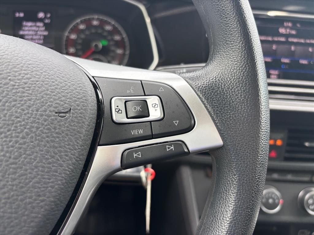 Used 2019 Platinum Gray Metallic Volkswagen 1.4T S image 16