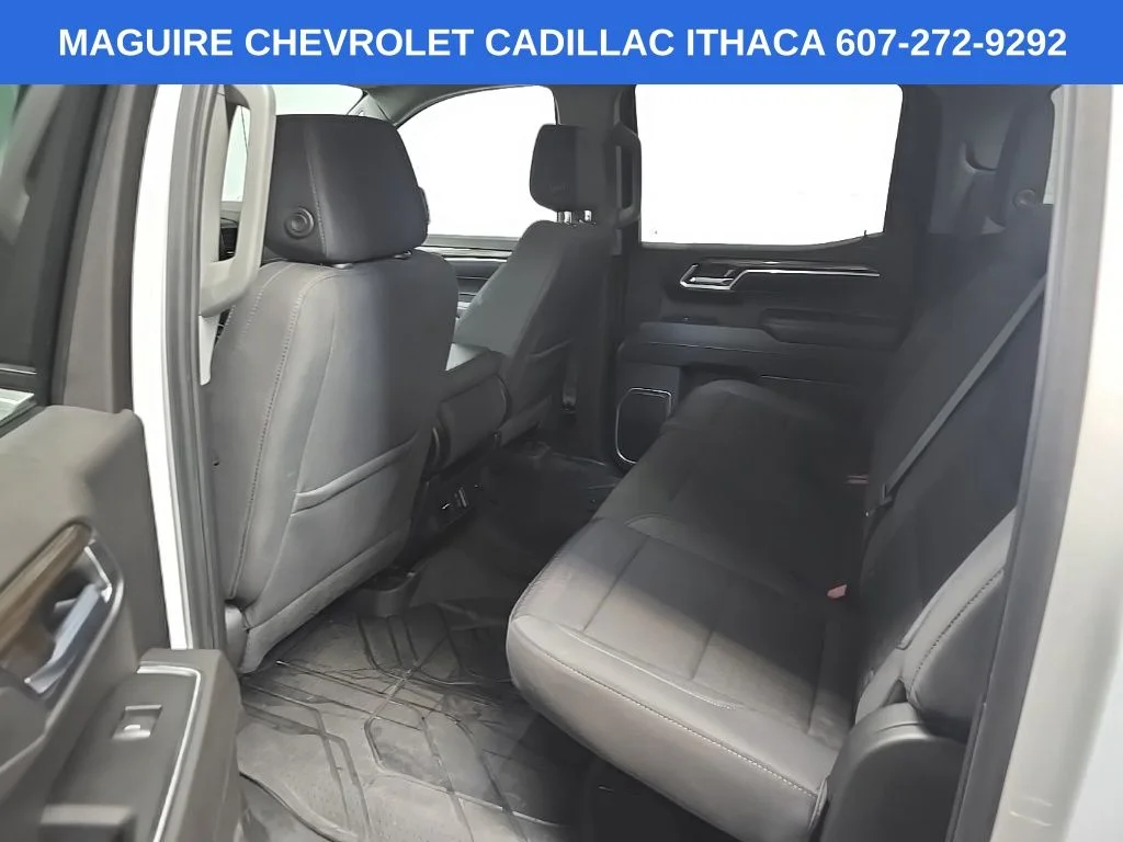 Used 2022 White Chevrolet LT image 30