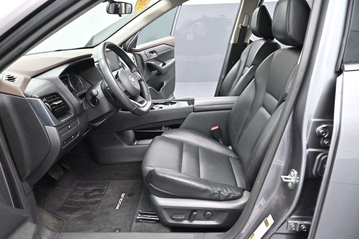 Used 2021 Gun Metallic Nissan SV image 13