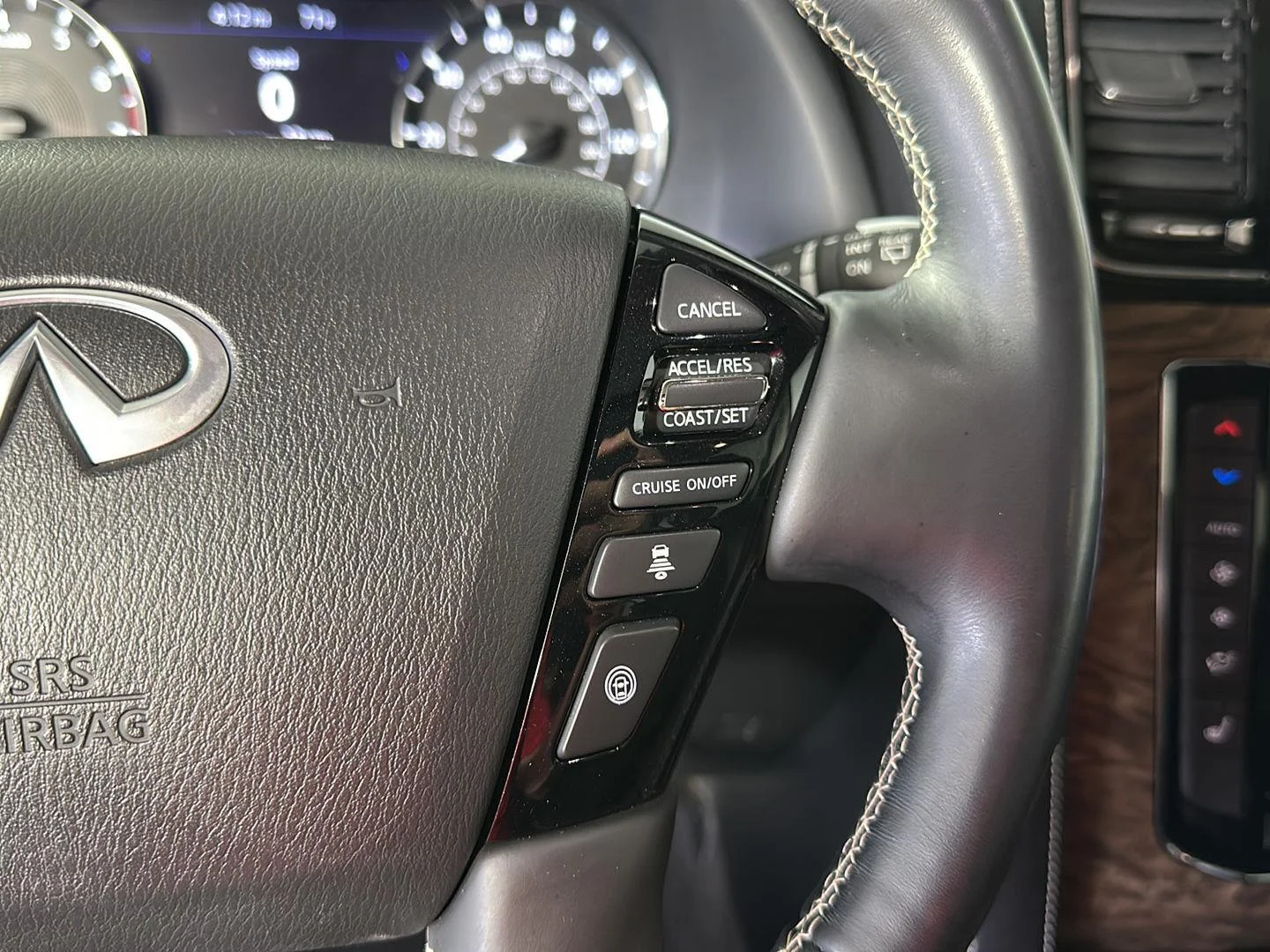 Used 2021 Mineral Black INFINITI PREMIUM SELECT image 15