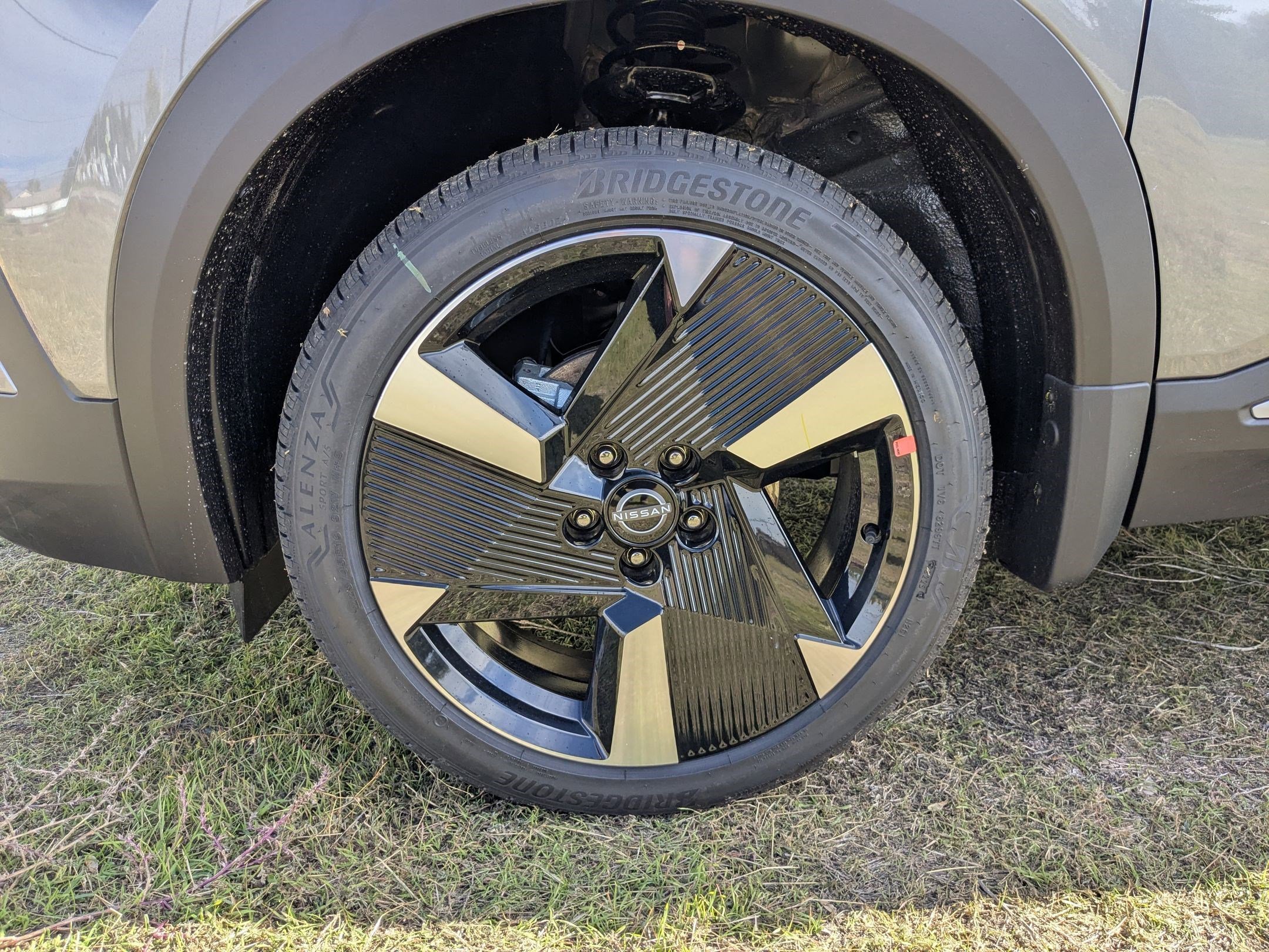 New 2026 Gun Metallic/Super Black Nissan SR image 17