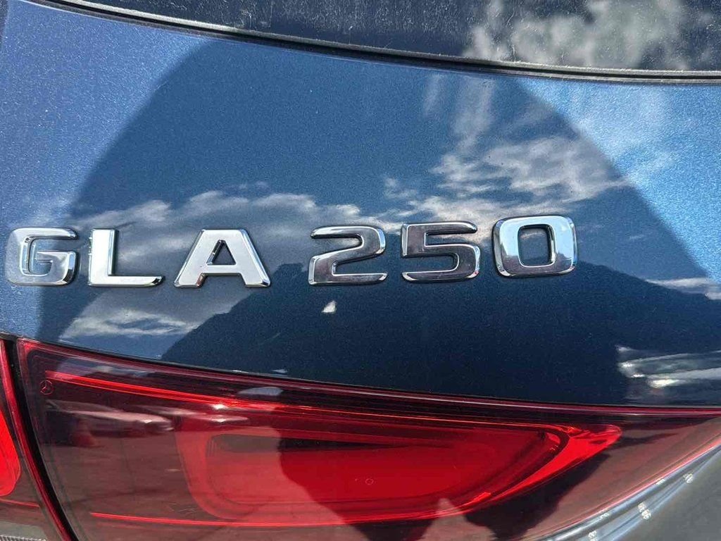 Used 2022 Blue Mercedes-Benz GLA 250 image 25