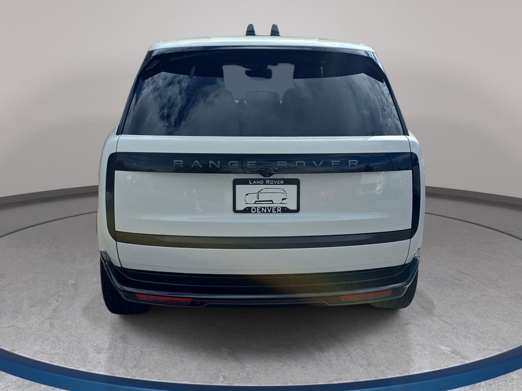 New 2026 Fuji White Land Rover SE image 6
