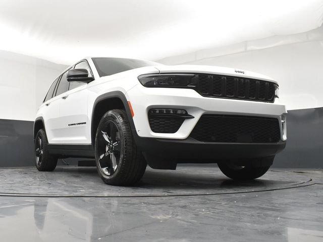 Used 2024 White Jeep Limited image 19