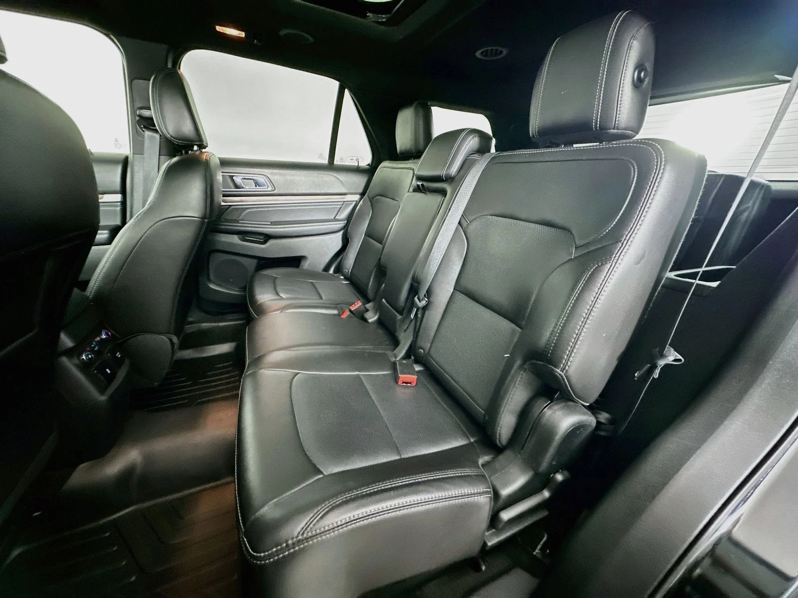 Used 2018 Shadow Black Ford Limited image 27