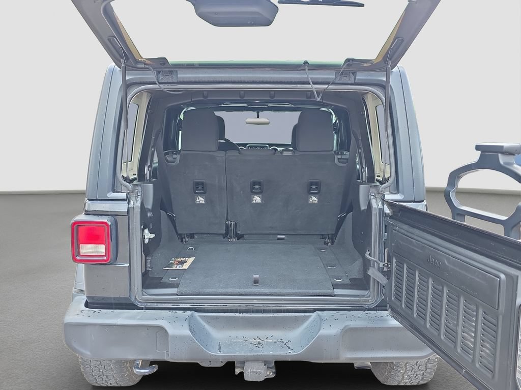 Used 2018 Black Jeep Sport S 4x4 image 17