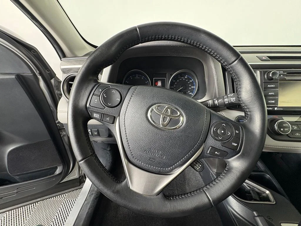 Used 2018 Toyota RAV4 XLE with VIN JTMRFREV2JJ192774 for sale in Durango, CO