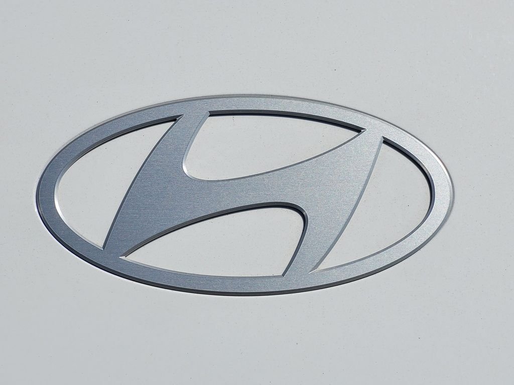 New 2026 White Hyundai SEL image 5