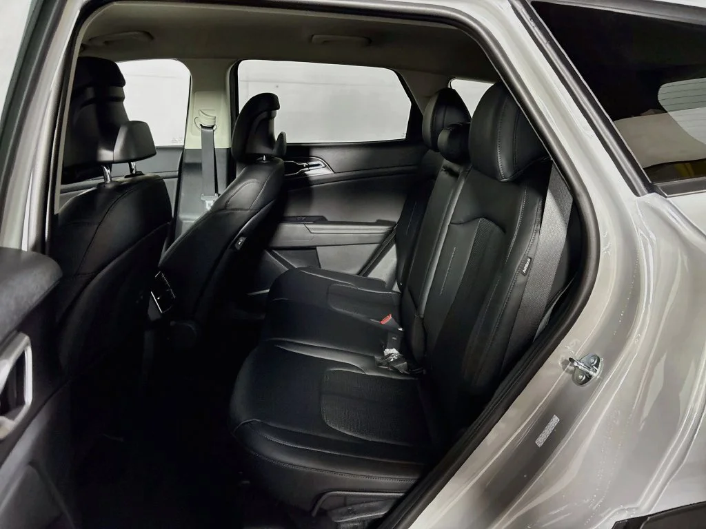 New 2027 Wolf Gray Kia EX image 19