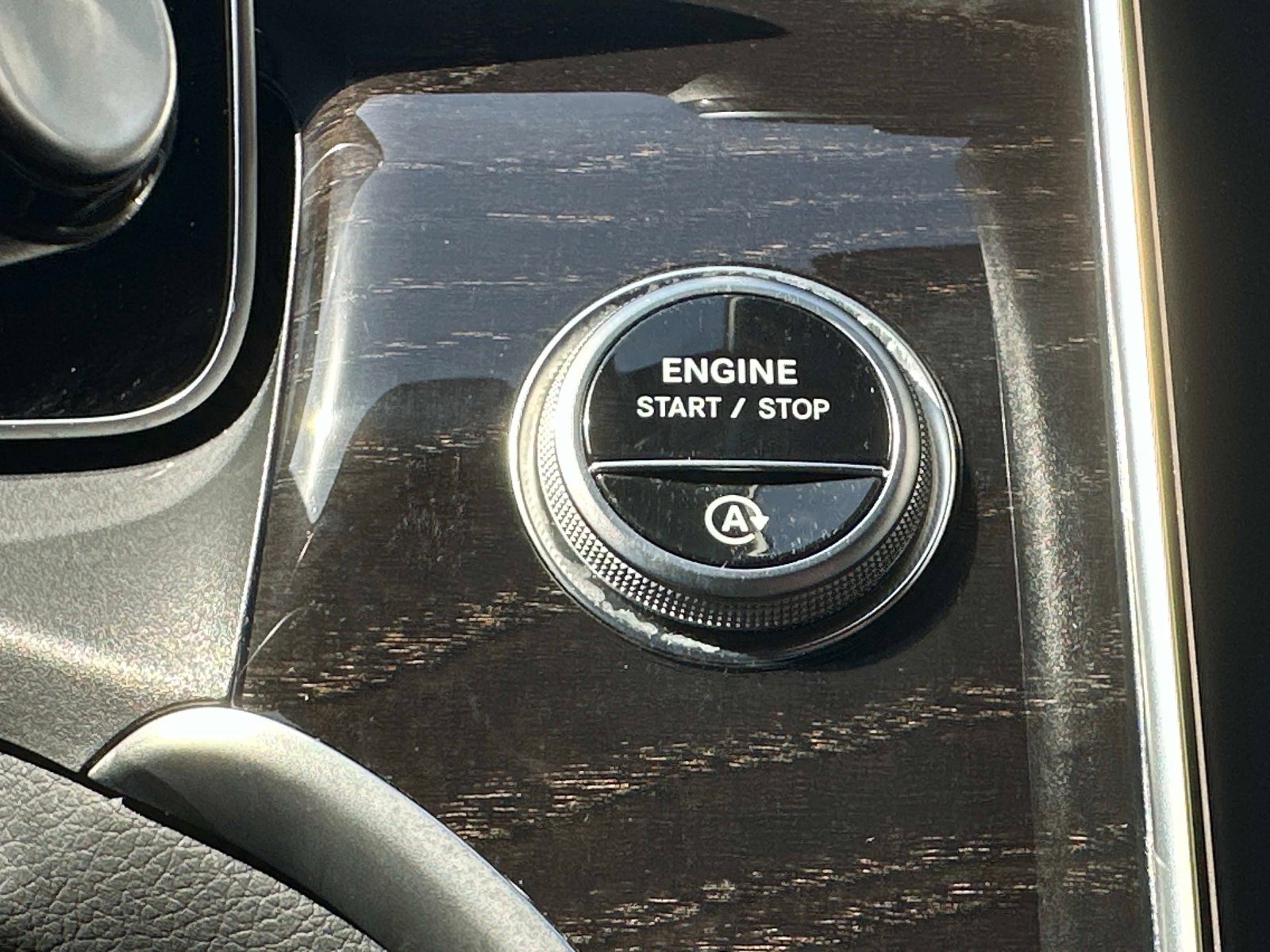 Certified Used 2025 Polar White Mercedes-Benz GLC 300 image 26