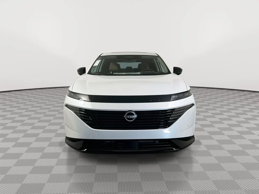 New 2026 White Nissan Platinum image 3