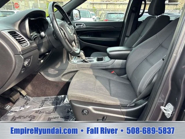 Used 2019 Gray Jeep Laredo E image 10