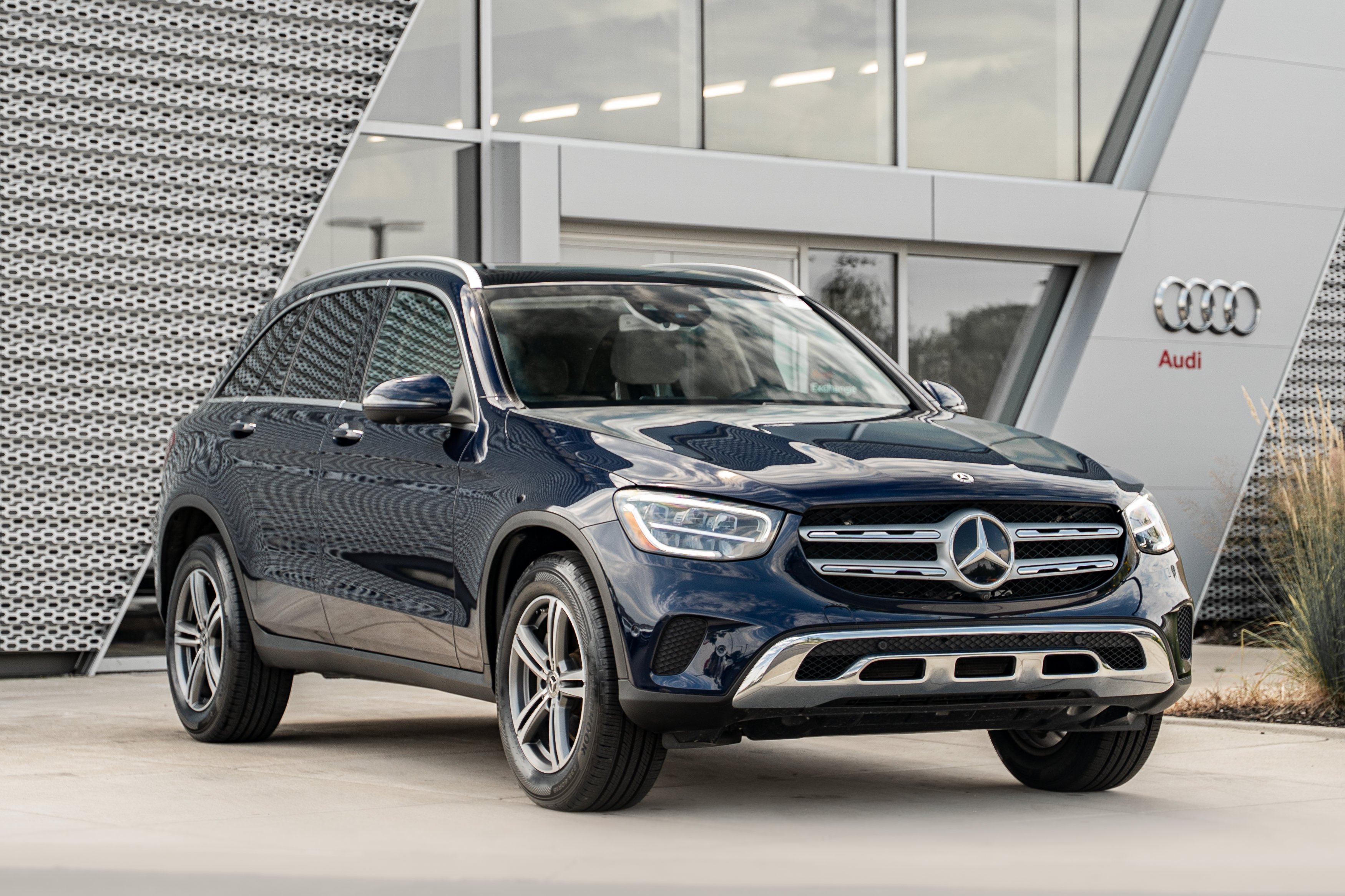 Used 2020 Lunar Blue Metallic Mercedes-Benz GLC 300 image 1