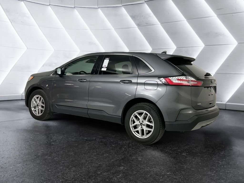 Used 2023 Gray Ford SEL image 6