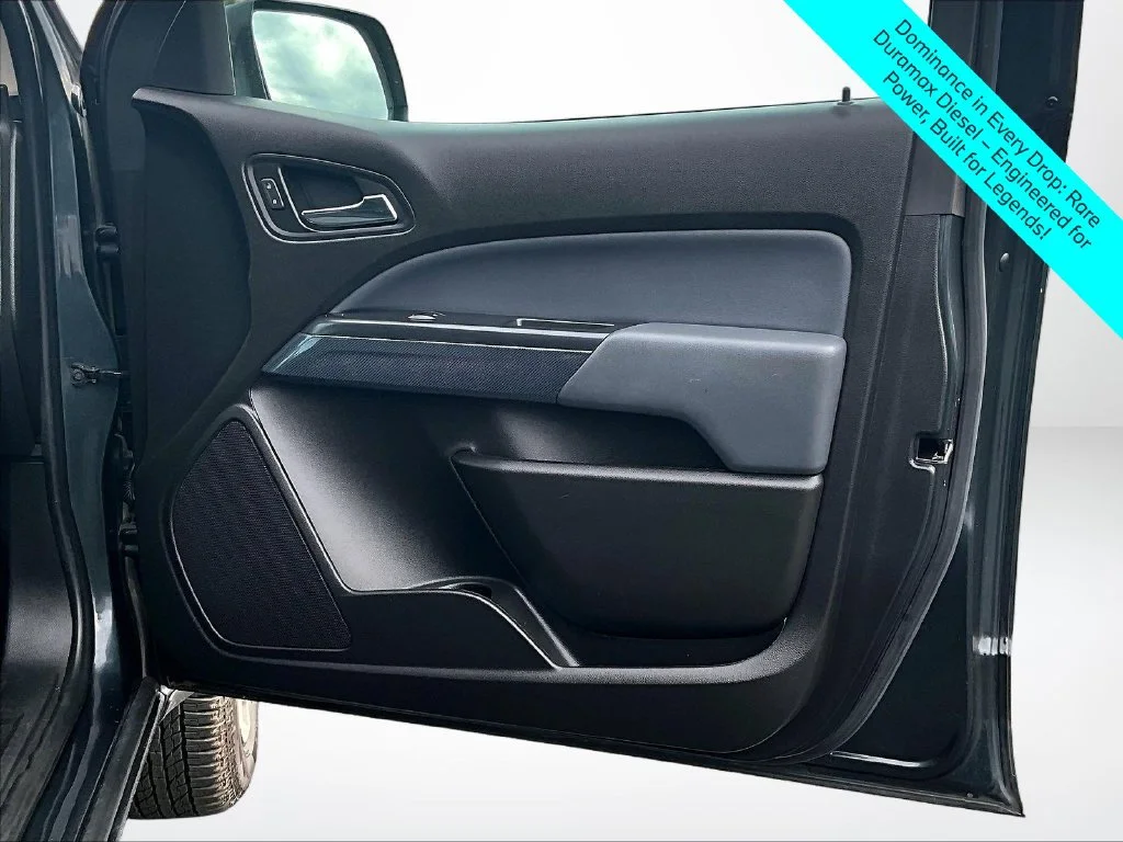 Used 2018 Gray Chevrolet Z71 image 22