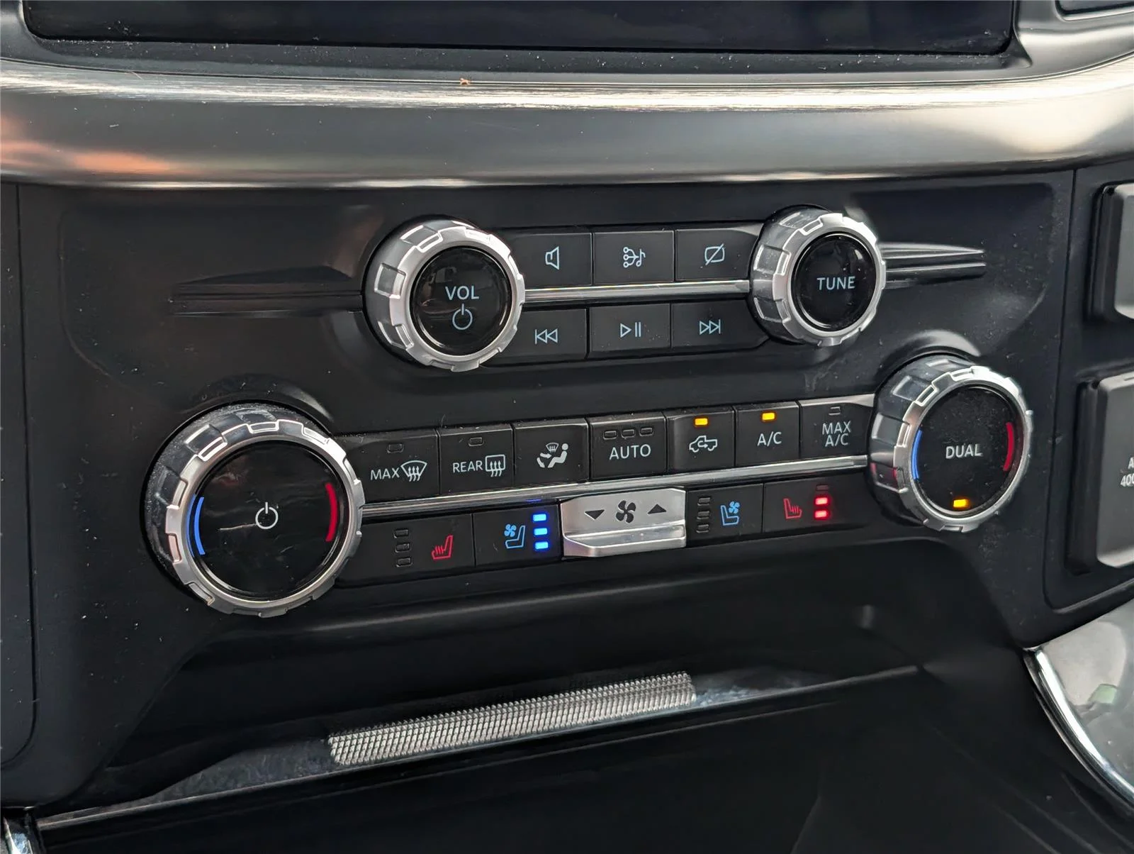 Used 2023 Carbonized Gray Ford LARIAT image 17