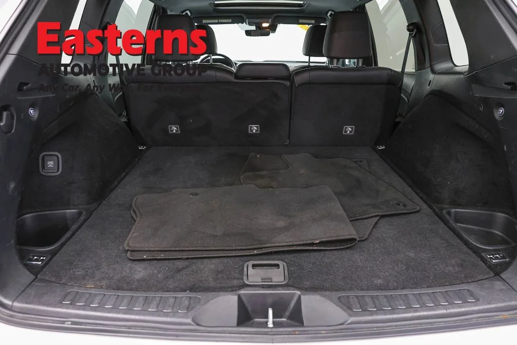 Used 2023 White Honda EX-L image 9