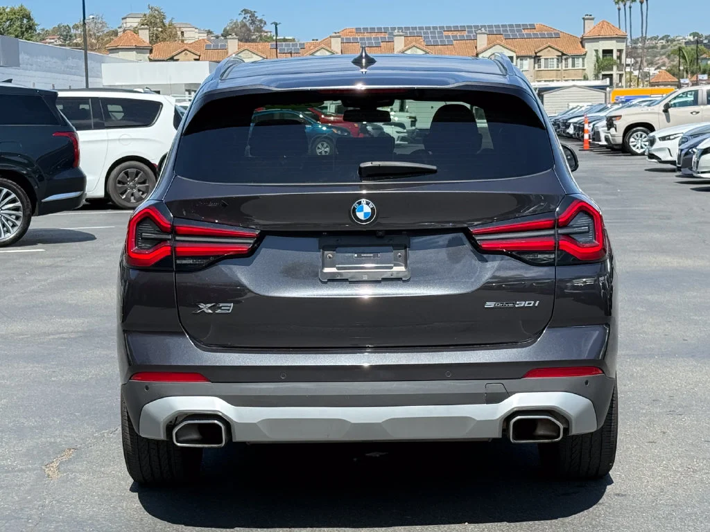 Used 2024 Gray BMW sDrive30i image 8