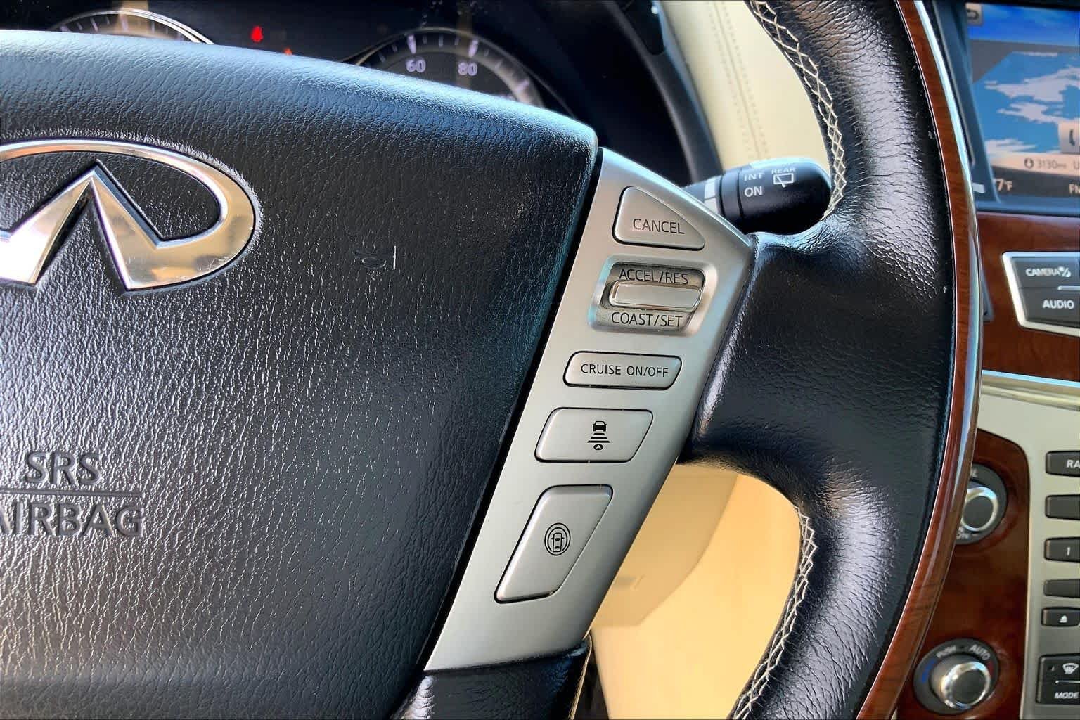 Used 2019 Moonstone White INFINITI LUXE image 25