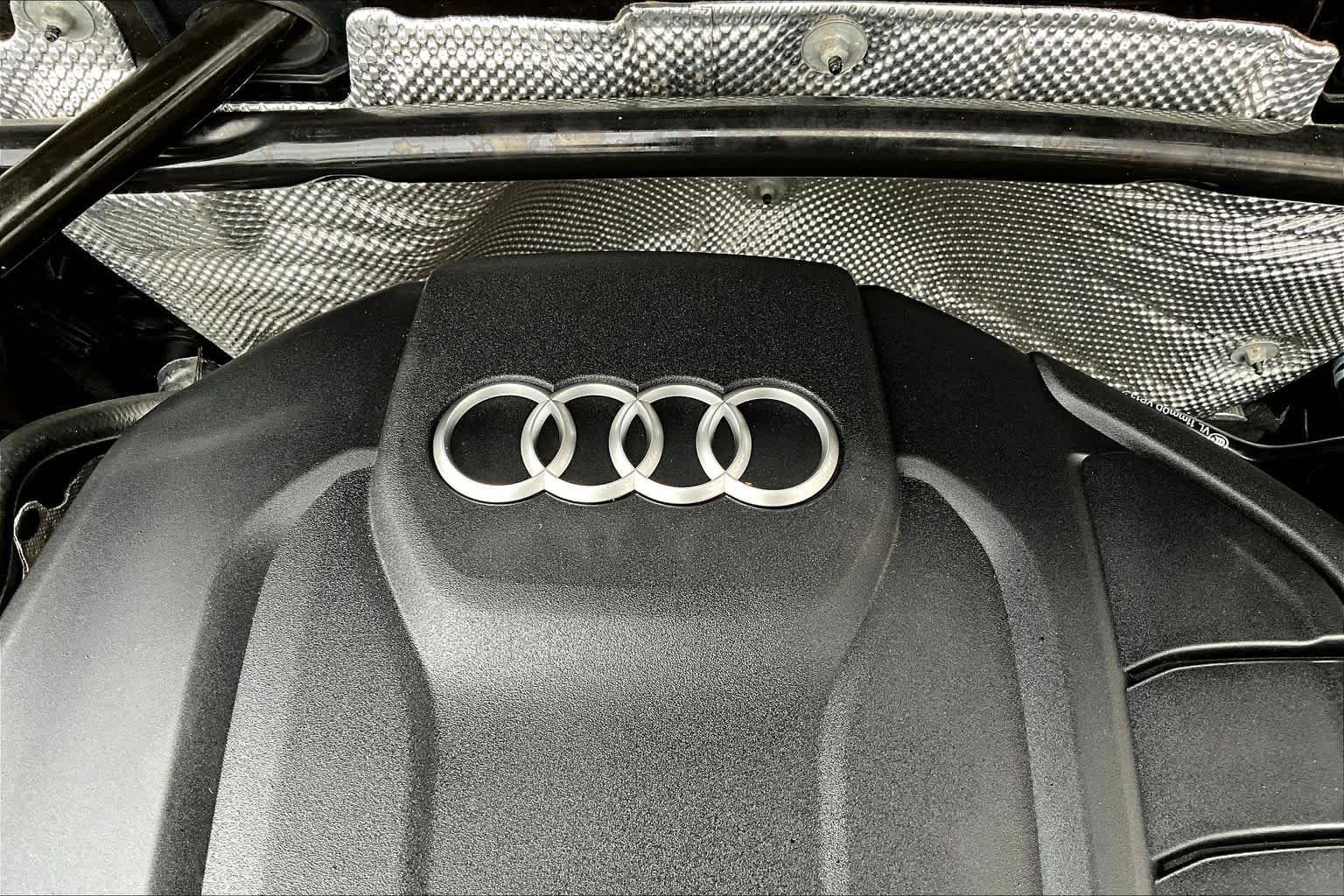 Used 2018 Navarra Blue Metallic Audi Premium Plus image 31